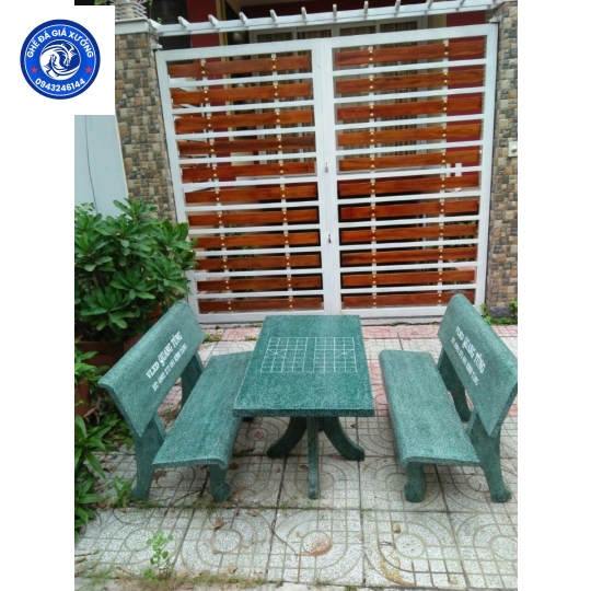Bàn ghế đá màu xanh 2 ghế tựa 