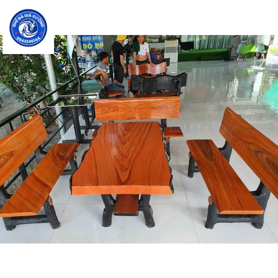Bộ bàn ghế đá giả gỗ ngoài trời
